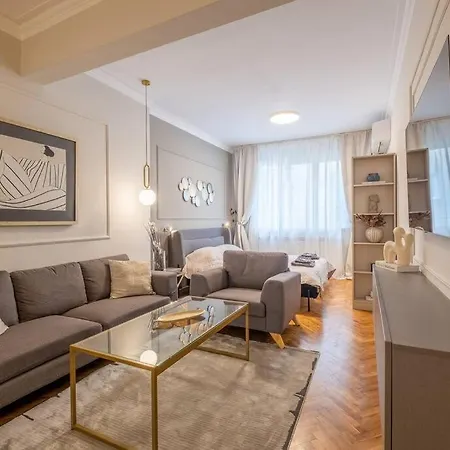 Calm, Luxury Apartment, Premium Location At Ndk! Daire