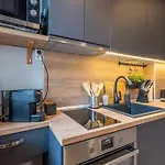 Calm, Luxury Apartment, Premium Location At Ndk! София