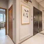 Calm, Luxury Apartment, Premium Location At Ndk! * София
