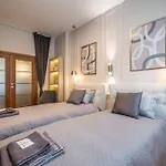 Calm, Luxury Apartment, Premium Location At Ndk! София