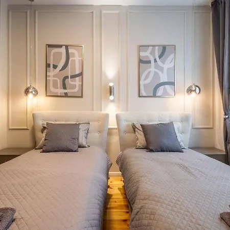 Calm, Luxury Apartment, Premium Location At Ndk! Lejlighed