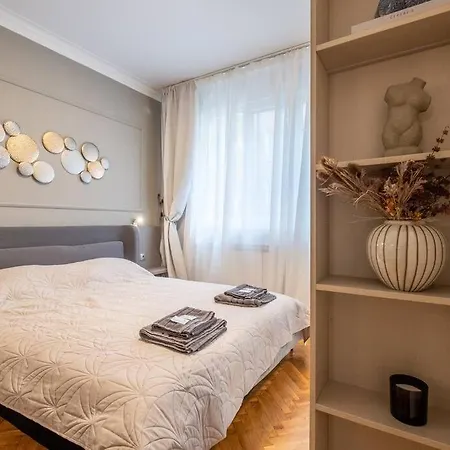 Apartment Calm, Luxury Apartment, Premium Location At Ndk!