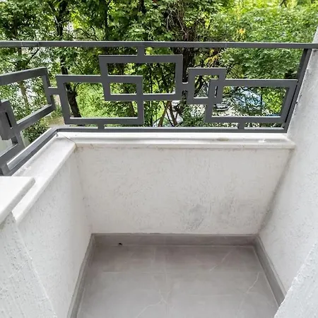 Calm, Luxury Apartment, Premium Location At Ndk! *