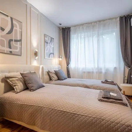 Calm, Luxury Apartment, Premium Location At Ndk!