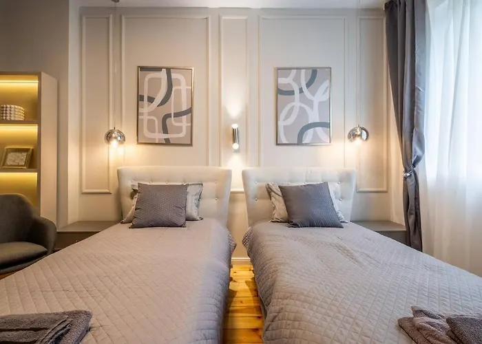 Calm, Luxury Apartment, Premium Location At Ndk! Apartament