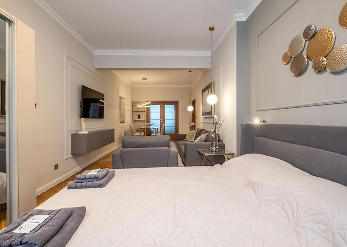 Calm, Luxury Apartment, Premium Location At Ndk! Apartament *