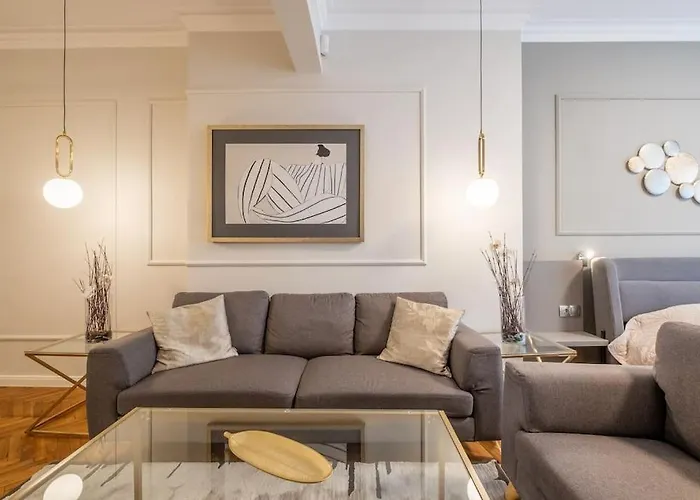 Calm, Luxury Apartment, Premium Location At Ndk! *