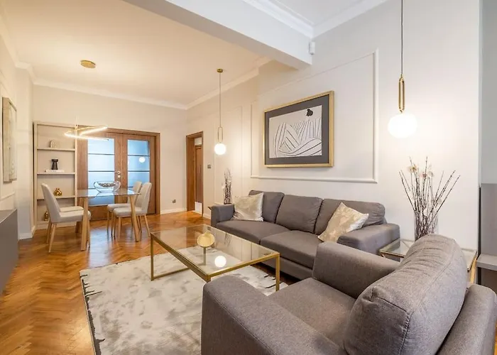 Calm, Luxury Apartment, Premium Location At Ndk! Apartament Sofia