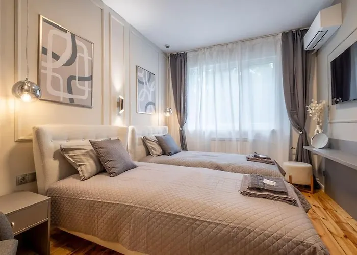 Calm, Luxury Apartment, Premium Location At Ndk!