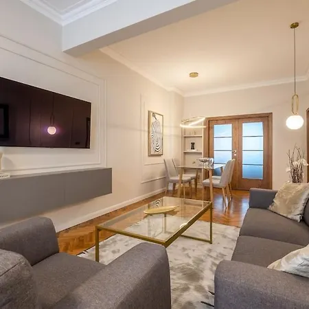 Calm, Luxury Apartment, Premium Location At Ndk! Daire *