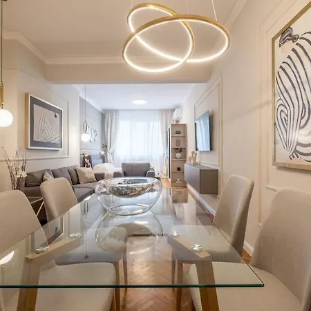 Calm, Luxury Apartment, Premium Location At Ndk! Daire