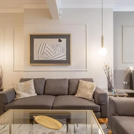 Calm, Luxury Apartment, Premium Location At Ndk! *